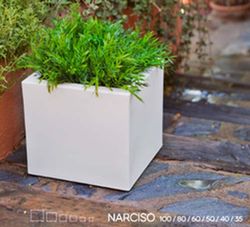 Maceta Polietileno lineal  Modelo Narciso